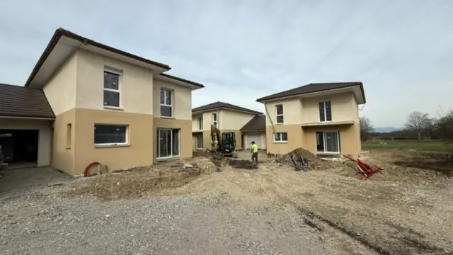 Programme immobillier de 10 maisons plus collectif de 5 logement à Flies Programme immobillier de 10 maisons à Flies
