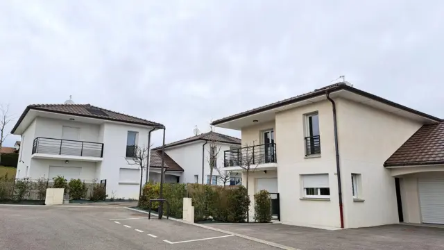 Programmes réalisés, Maisons jumelées par le garage